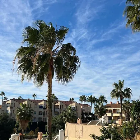 Marina Del Sol 121 شقة